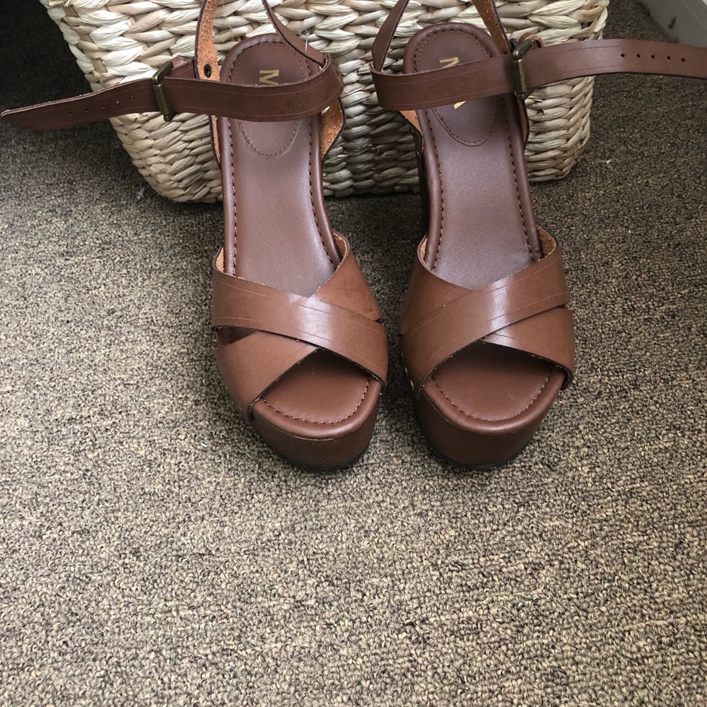 New! Brown leather wedge heels